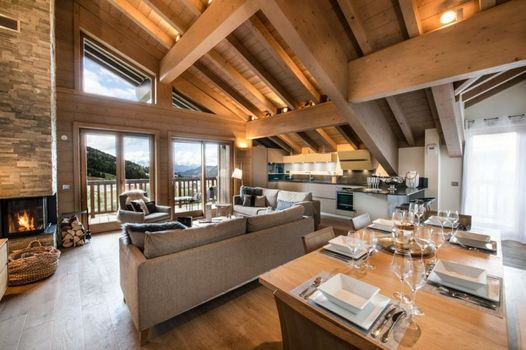 Mammoth Lodge