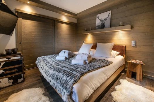 Mammoth Lodge