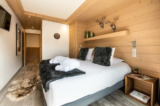 Mammoth Lodge