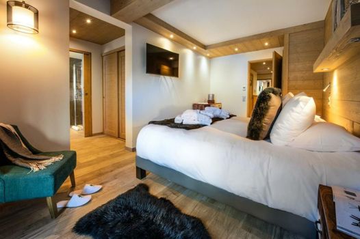 Mammoth Lodge