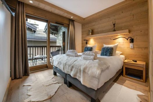 Mammoth Lodge