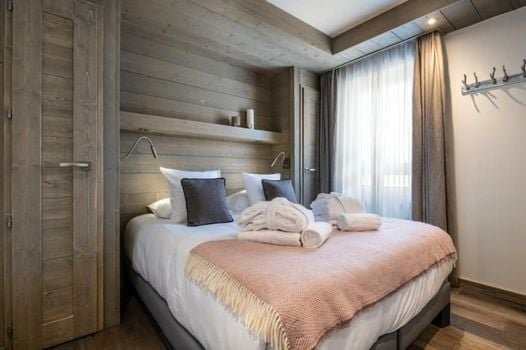 Mammoth Lodge