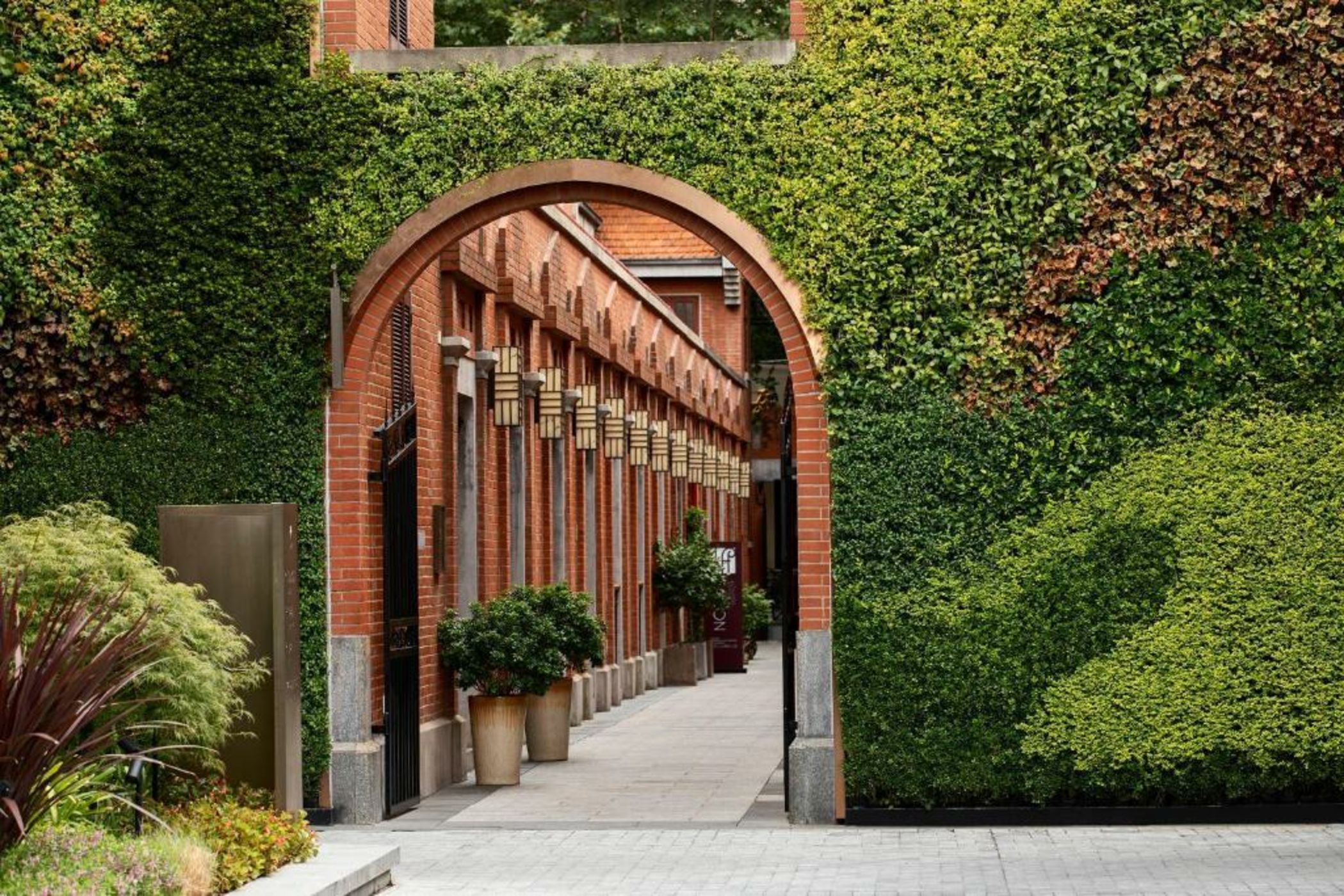 Capella Shanghai, Jian Ye Li