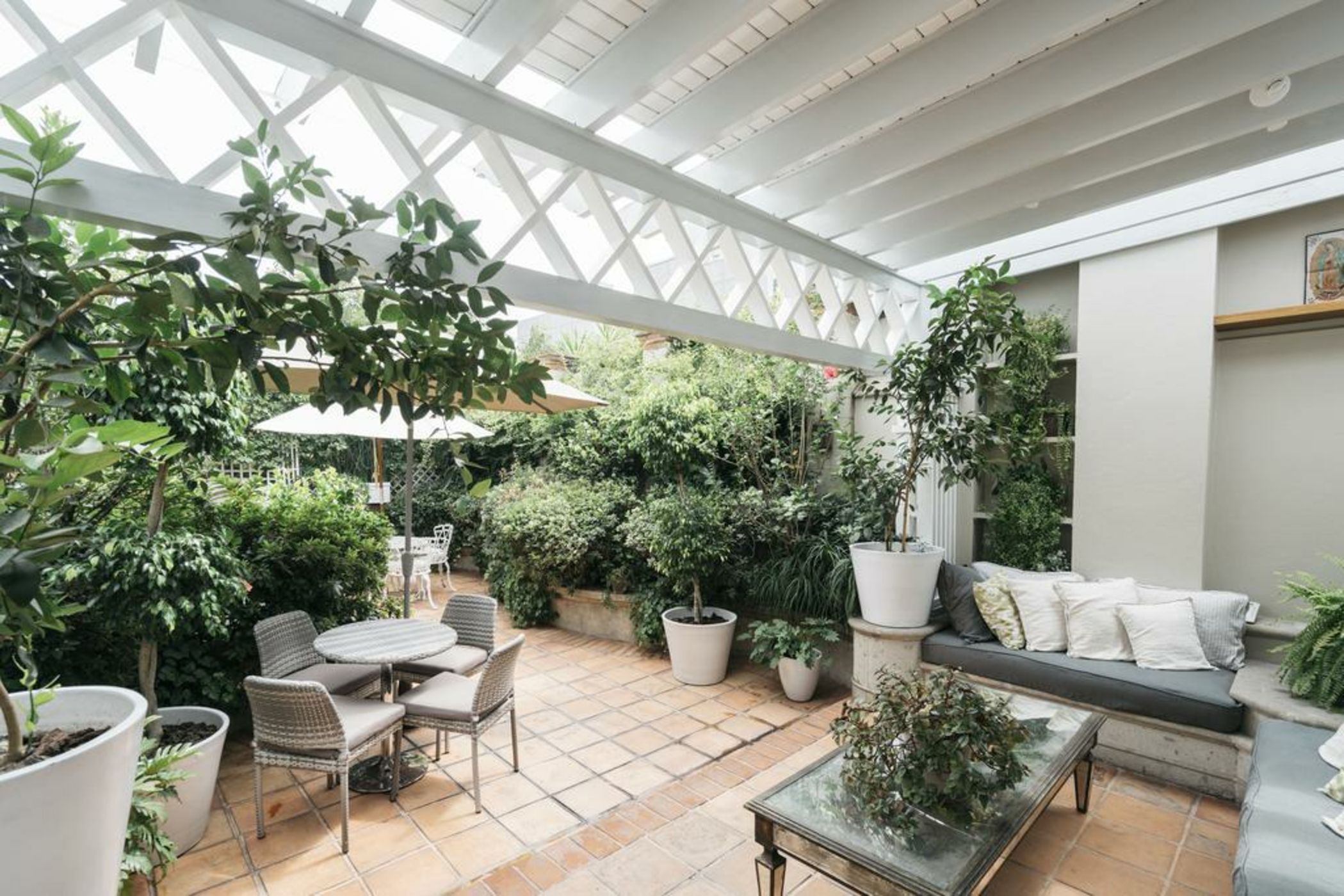 Nima Local House Hotel