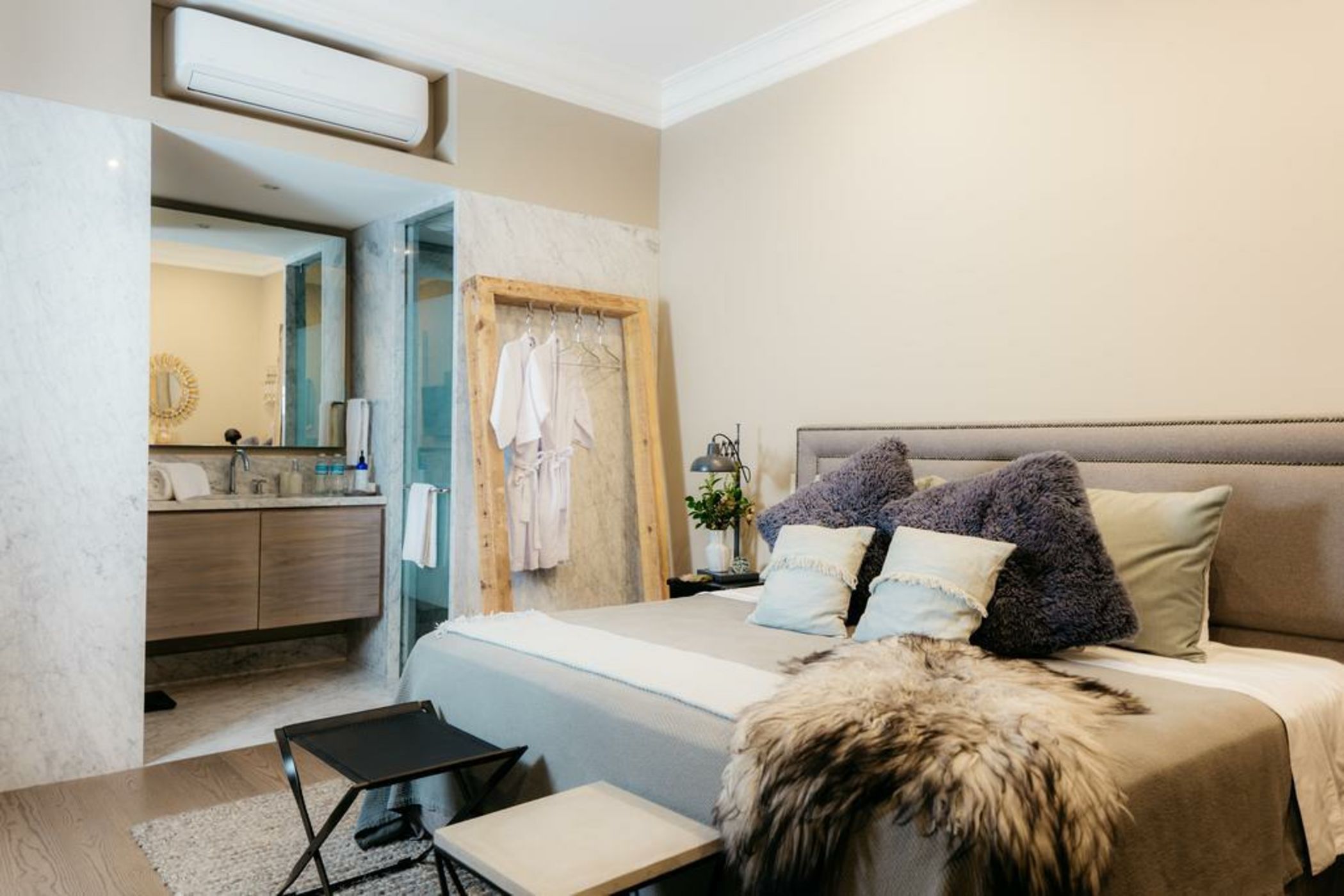 Nima Local House Hotel