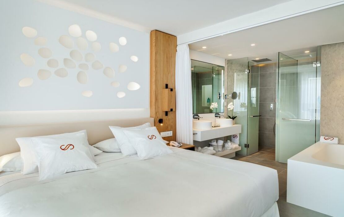 Royal Hideaway Corales Suites, by Barceló Hotel Group