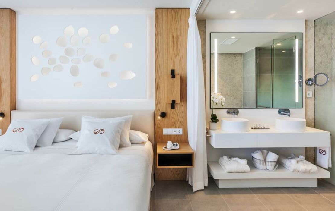 Royal Hideaway Corales Suites, by Barceló Hotel Group