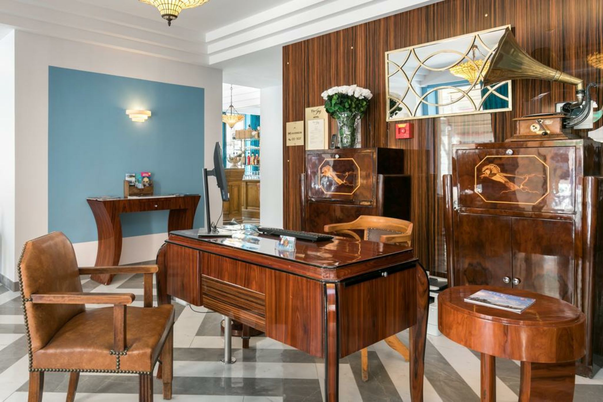 The Jay Hotel by HappyCulture