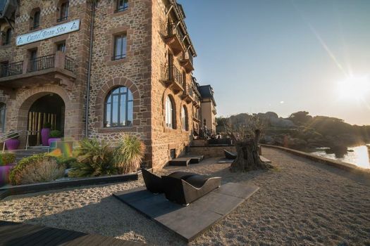 Castel Beau Site