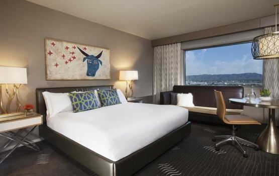 Kimpton Hotel Palomar Phoenix Cityscape
