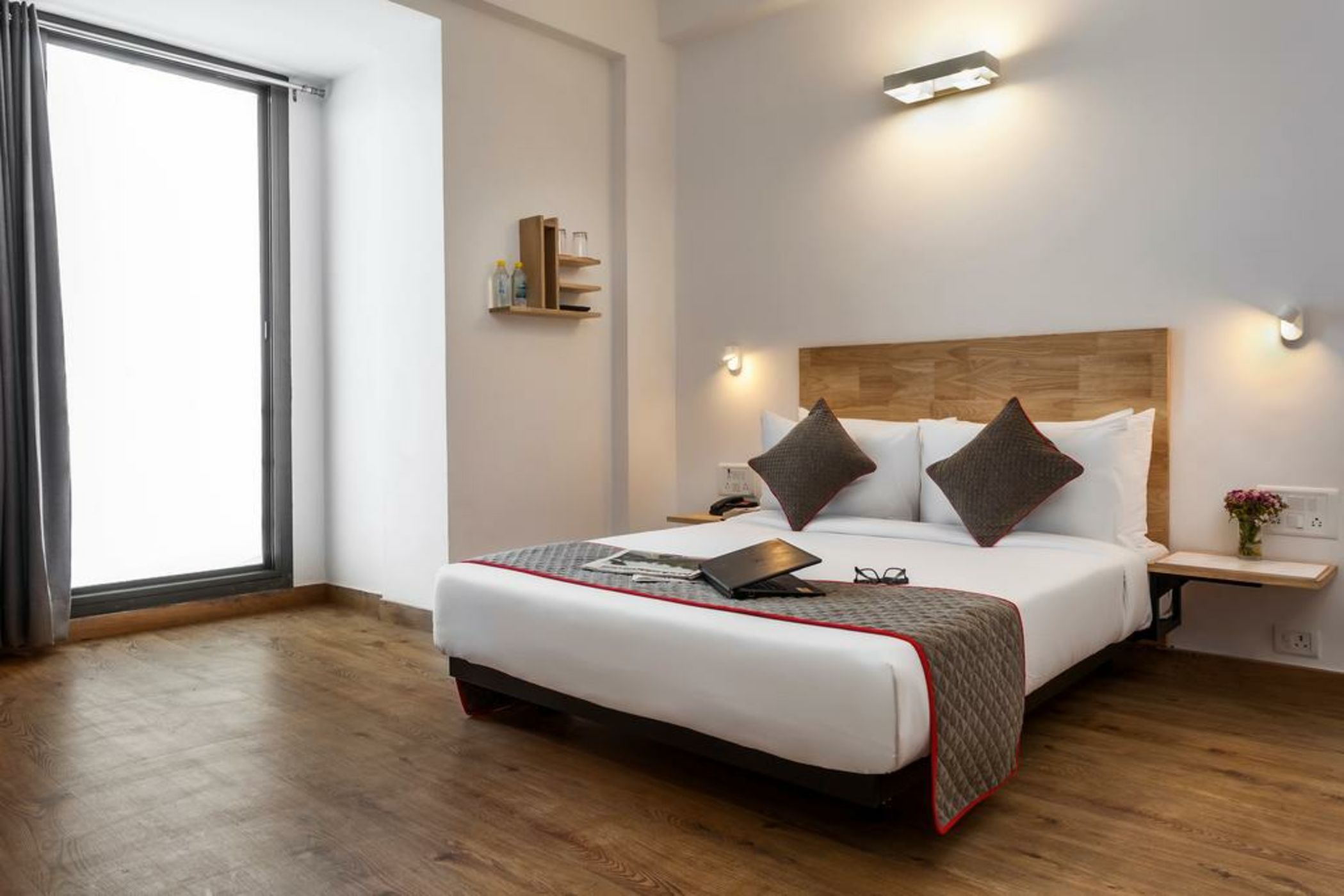 OYO Townhouse 021 Bombay Exhibition Centre