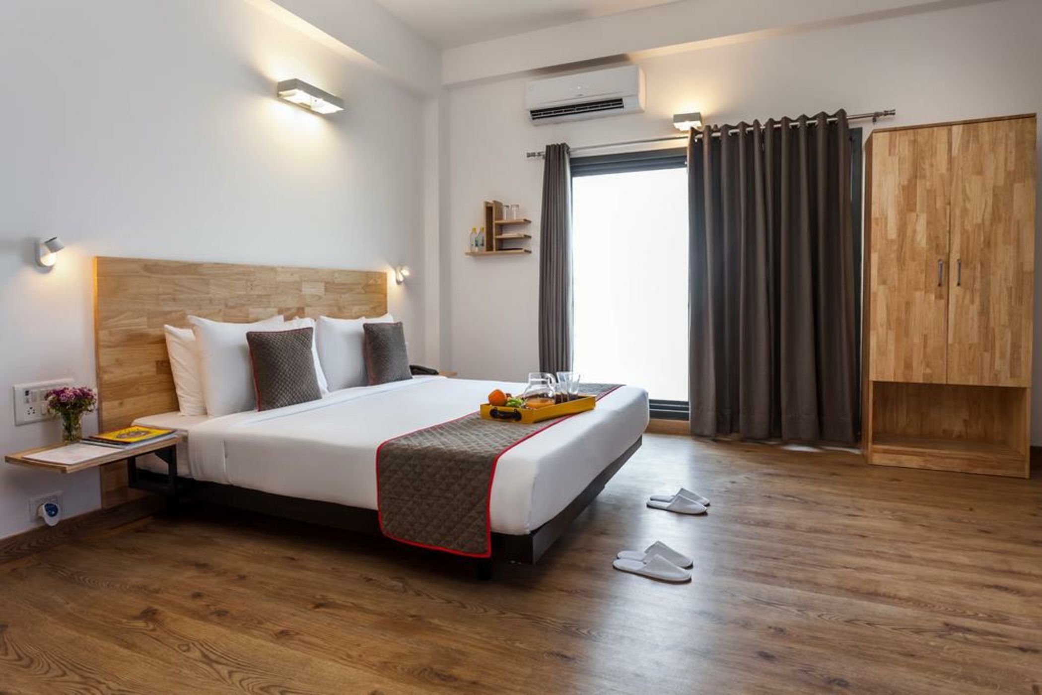 OYO Townhouse 021 Bombay Exhibition Centre