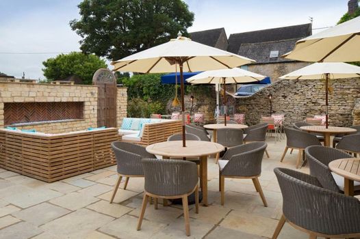 The Sheep on Sheep Street Hotel