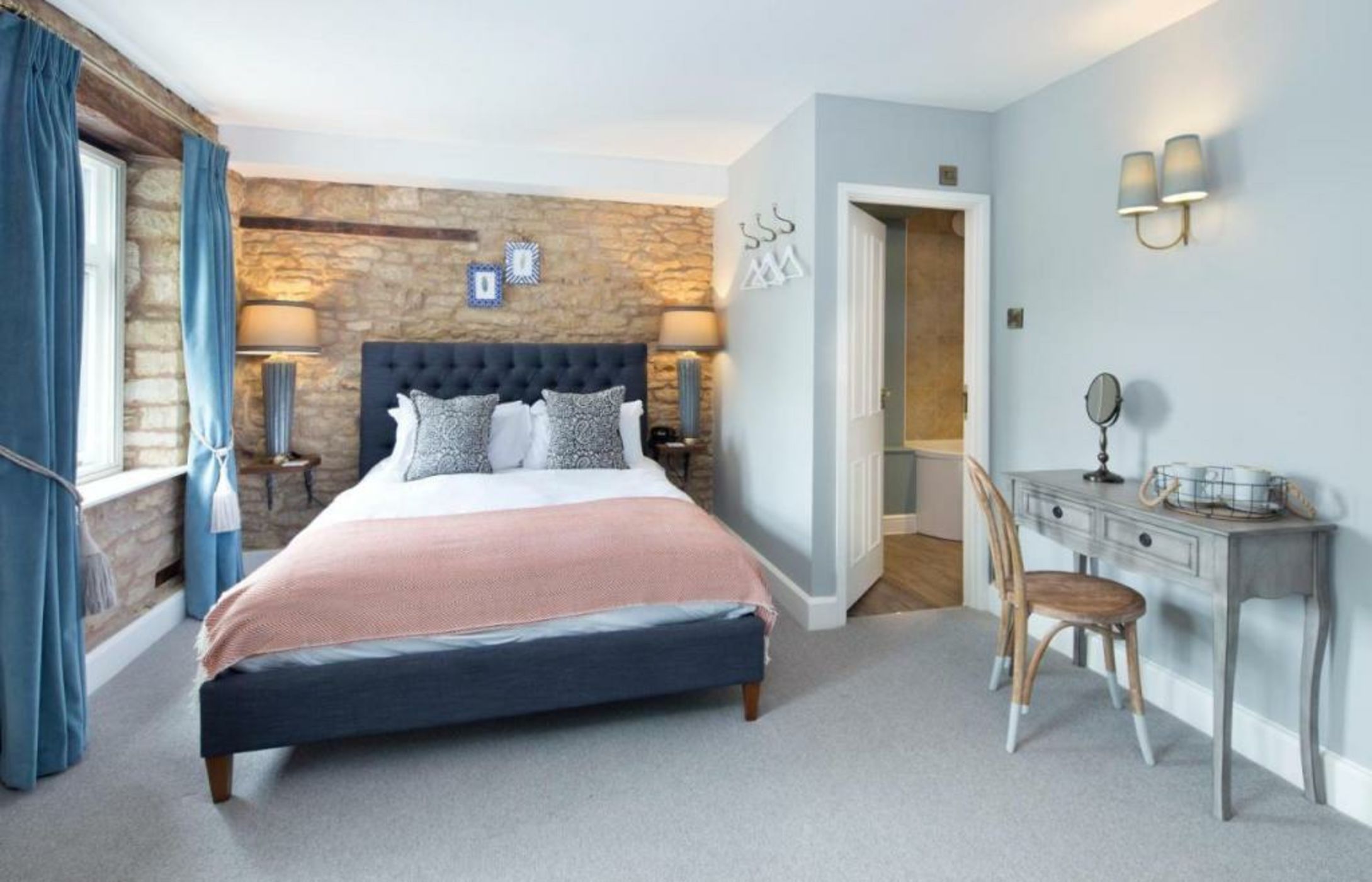 The Sheep on Sheep Street Hotel