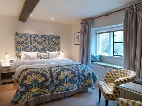 The Bear Of Rodborough Hotel