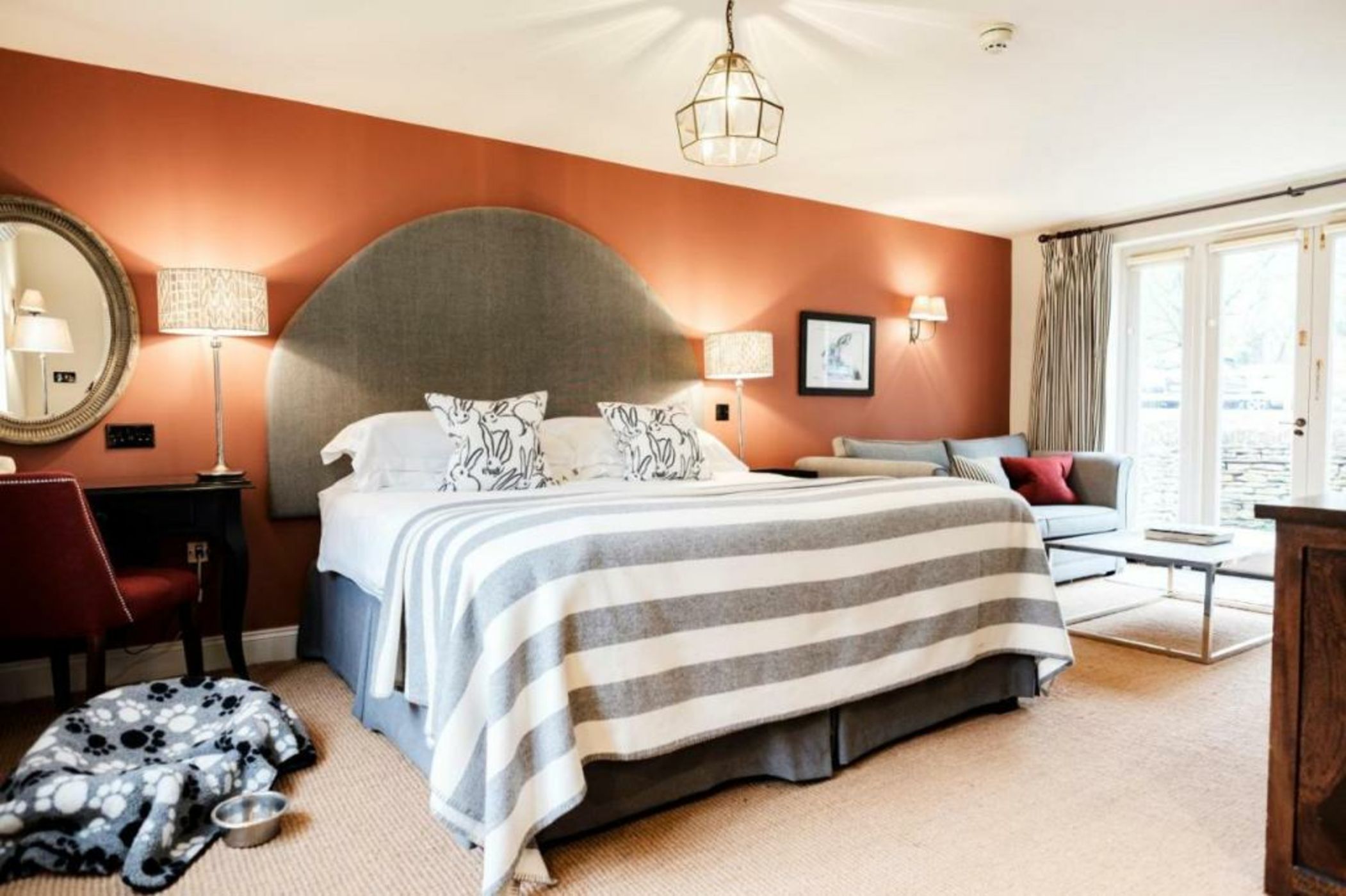 The Hare & Hounds Hotel