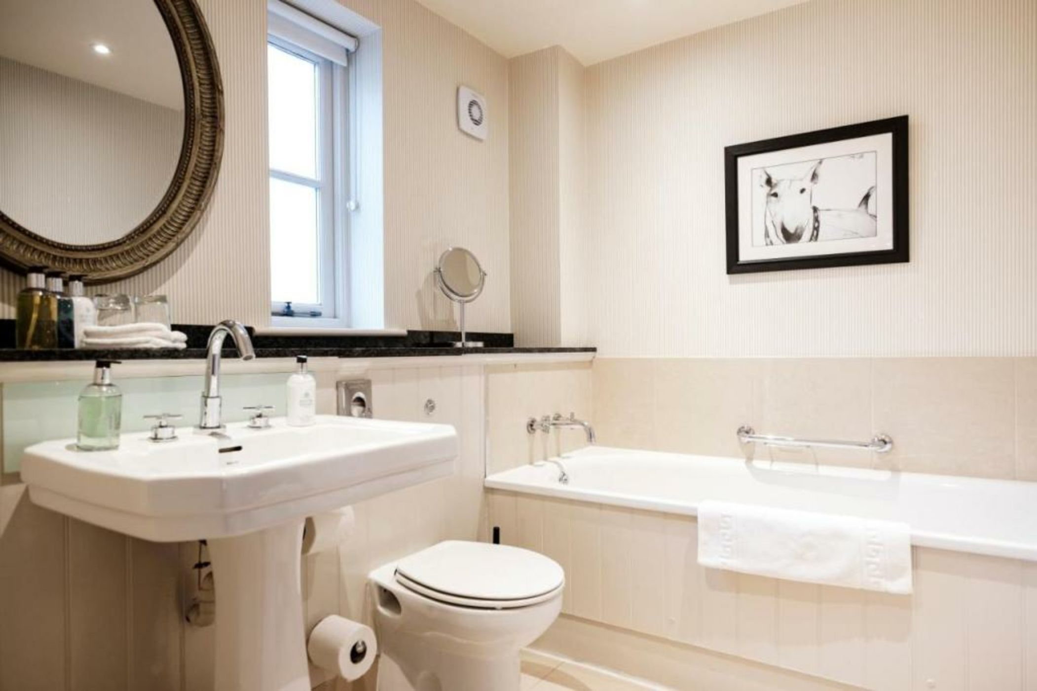 The Hare & Hounds Hotel