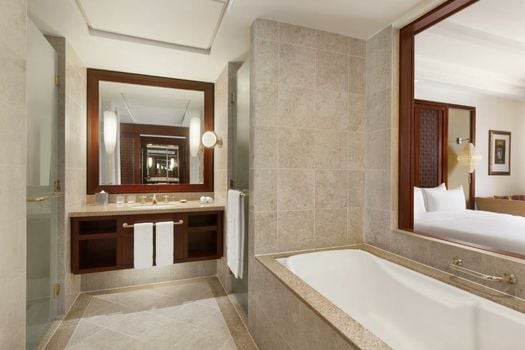 Shangri-La Al Husn, Muscat