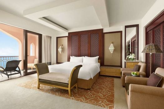 Shangri-La Al Husn, Muscat