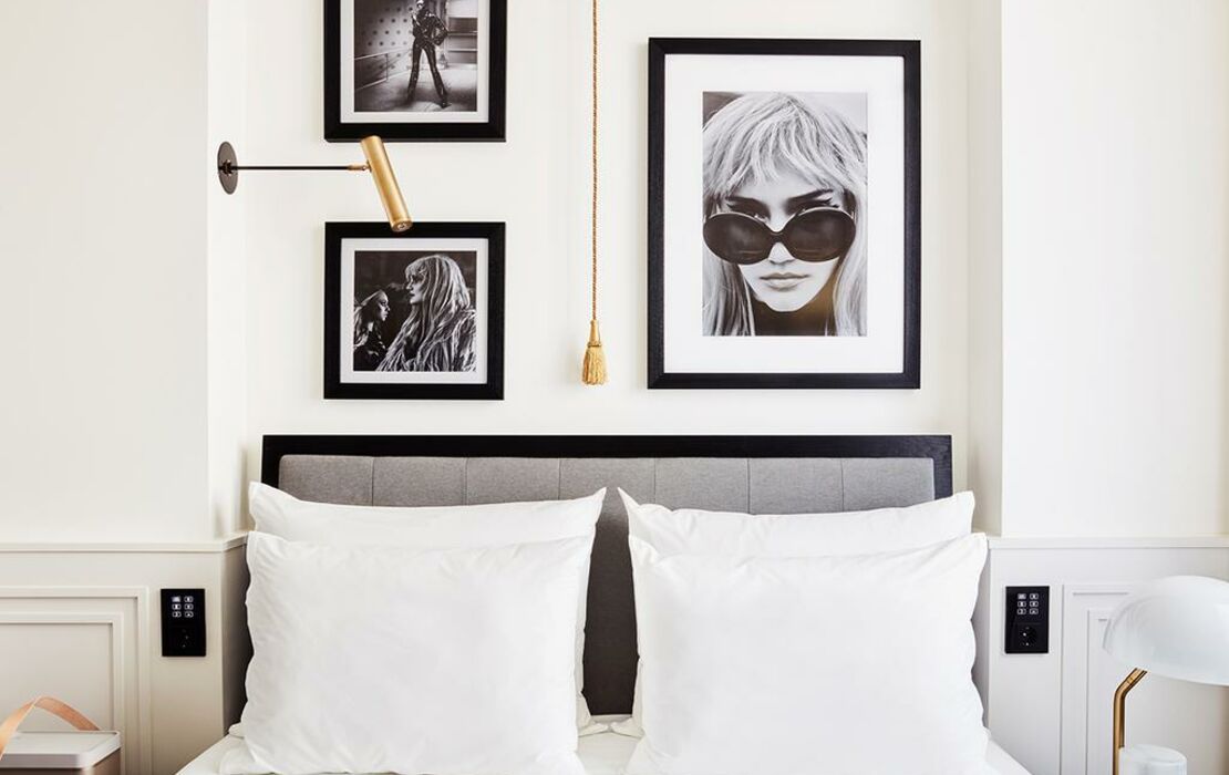 Roomers Munich, Autograph Collection