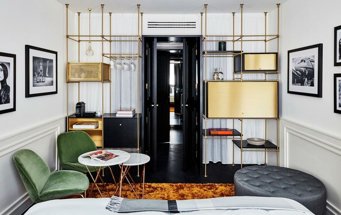 Roomers Munich, Autograph Collection