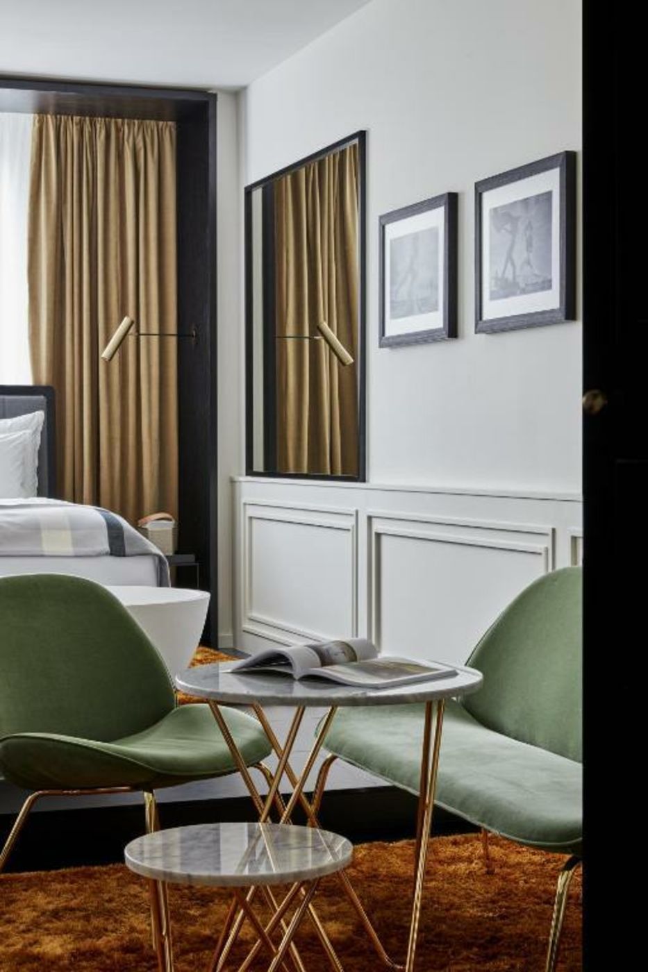 Roomers Munich, Autograph Collection