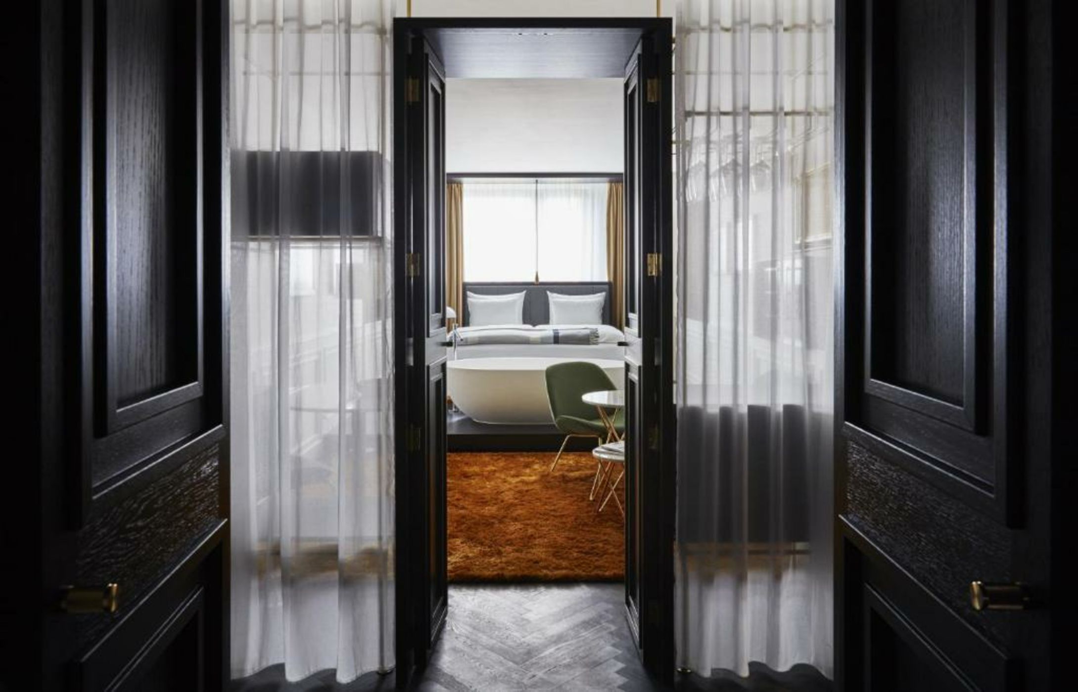 Roomers Munich, Autograph Collection