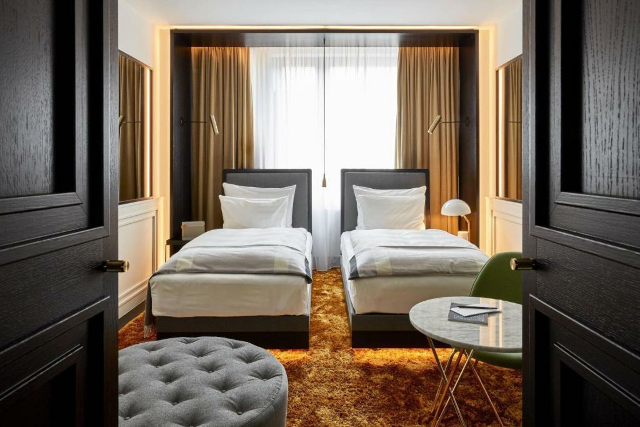 Roomers Munich, Autograph Collection