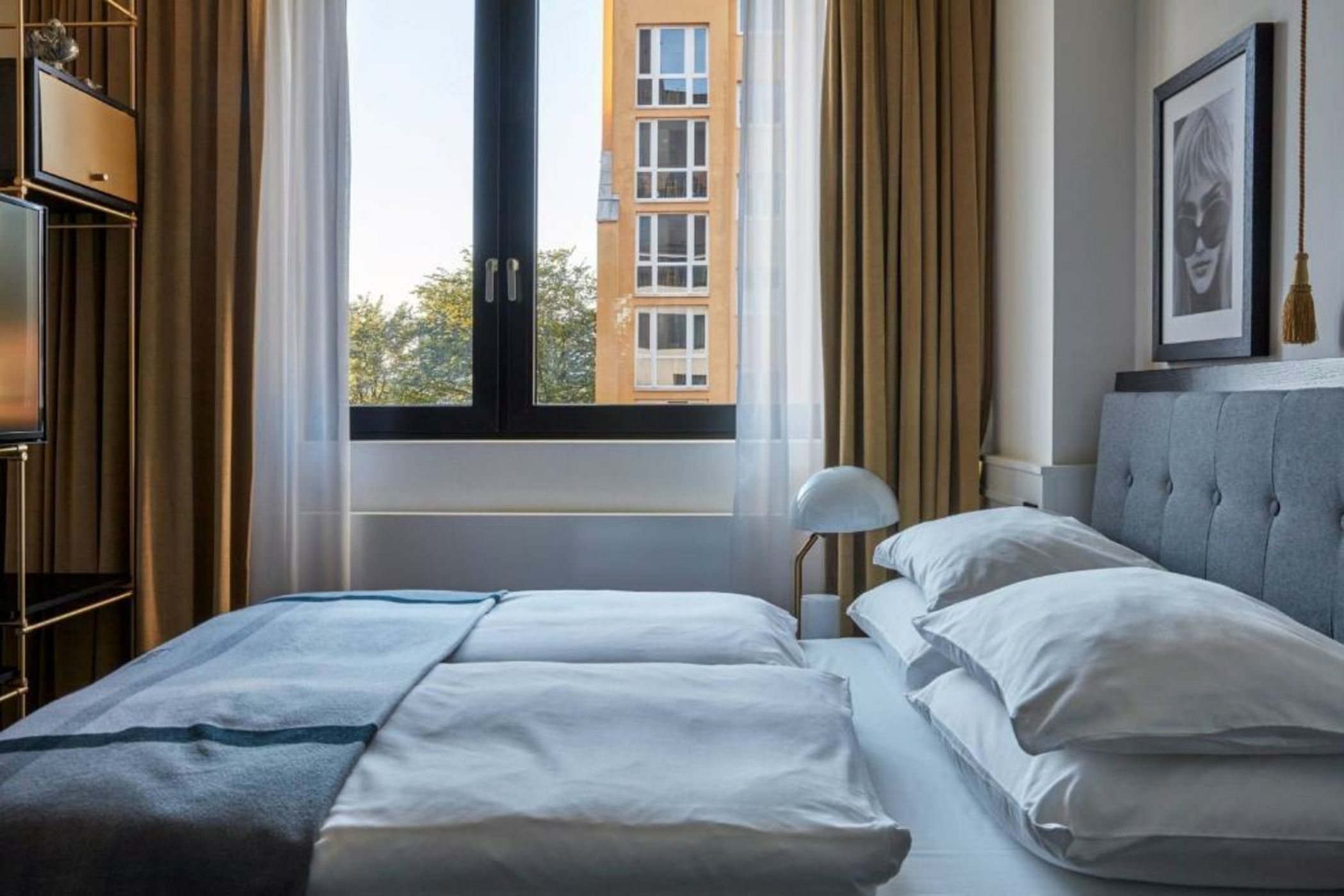 Roomers Munich, Autograph Collection