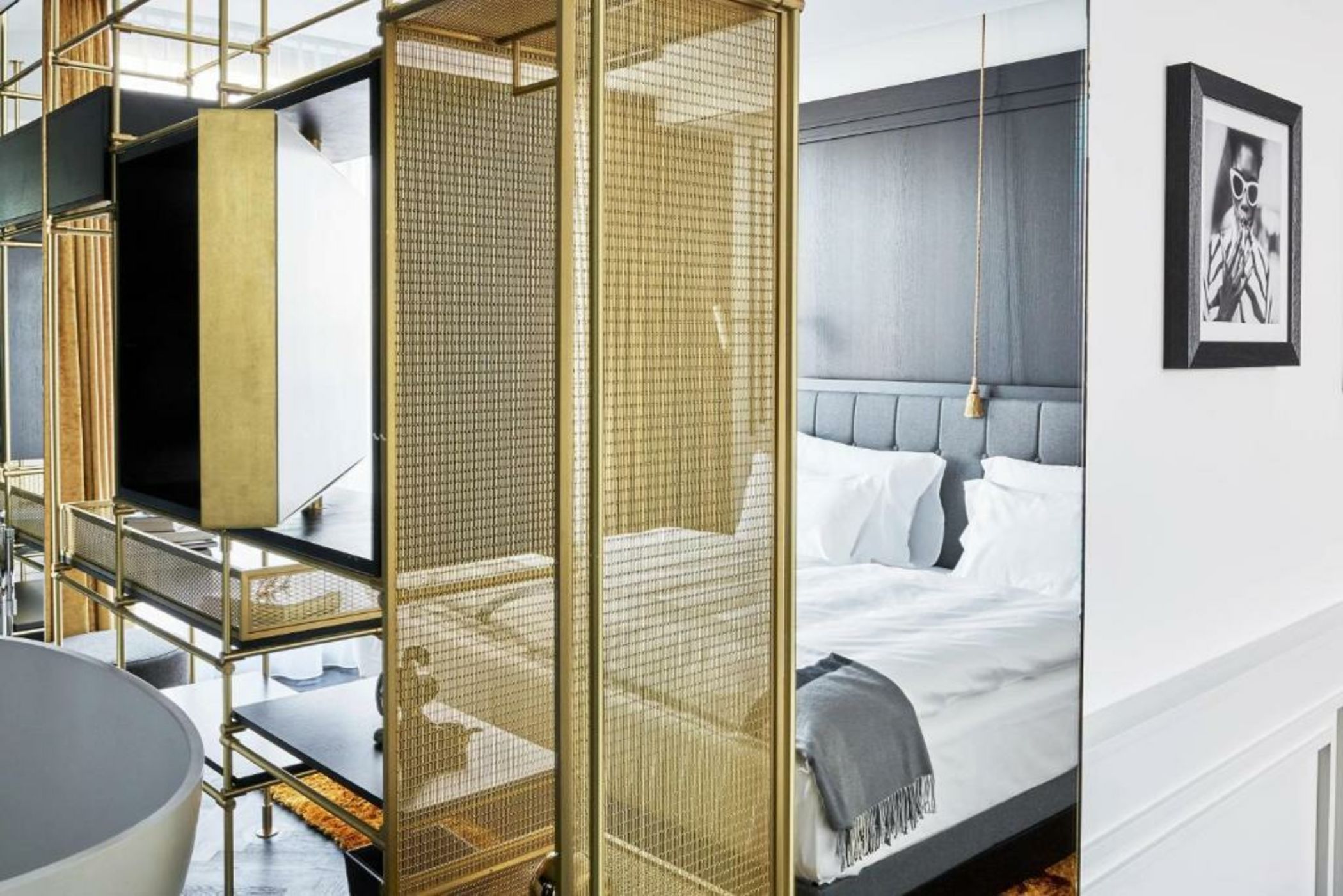 Roomers Munich, Autograph Collection