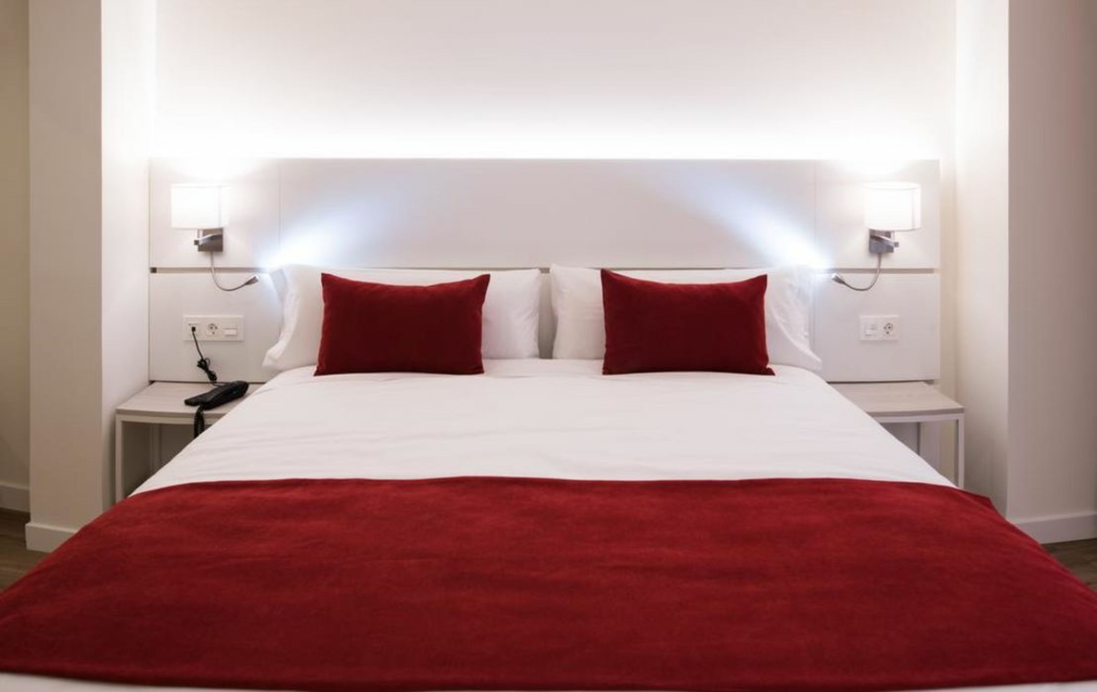 Hotel Pompaelo Plaza del Ayuntamiento & Spa