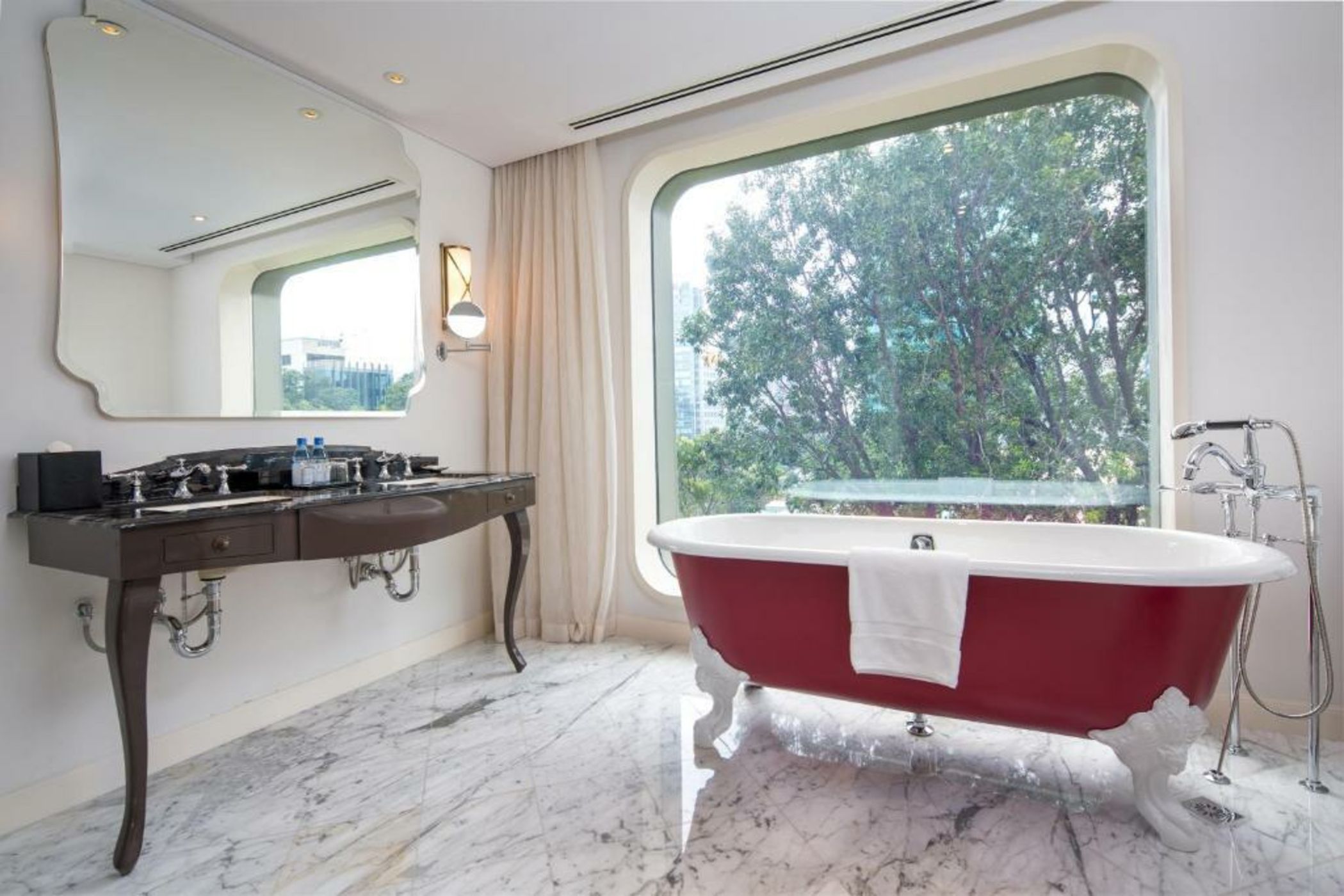 Hotel Des Arts Saigon Mgallery Collection