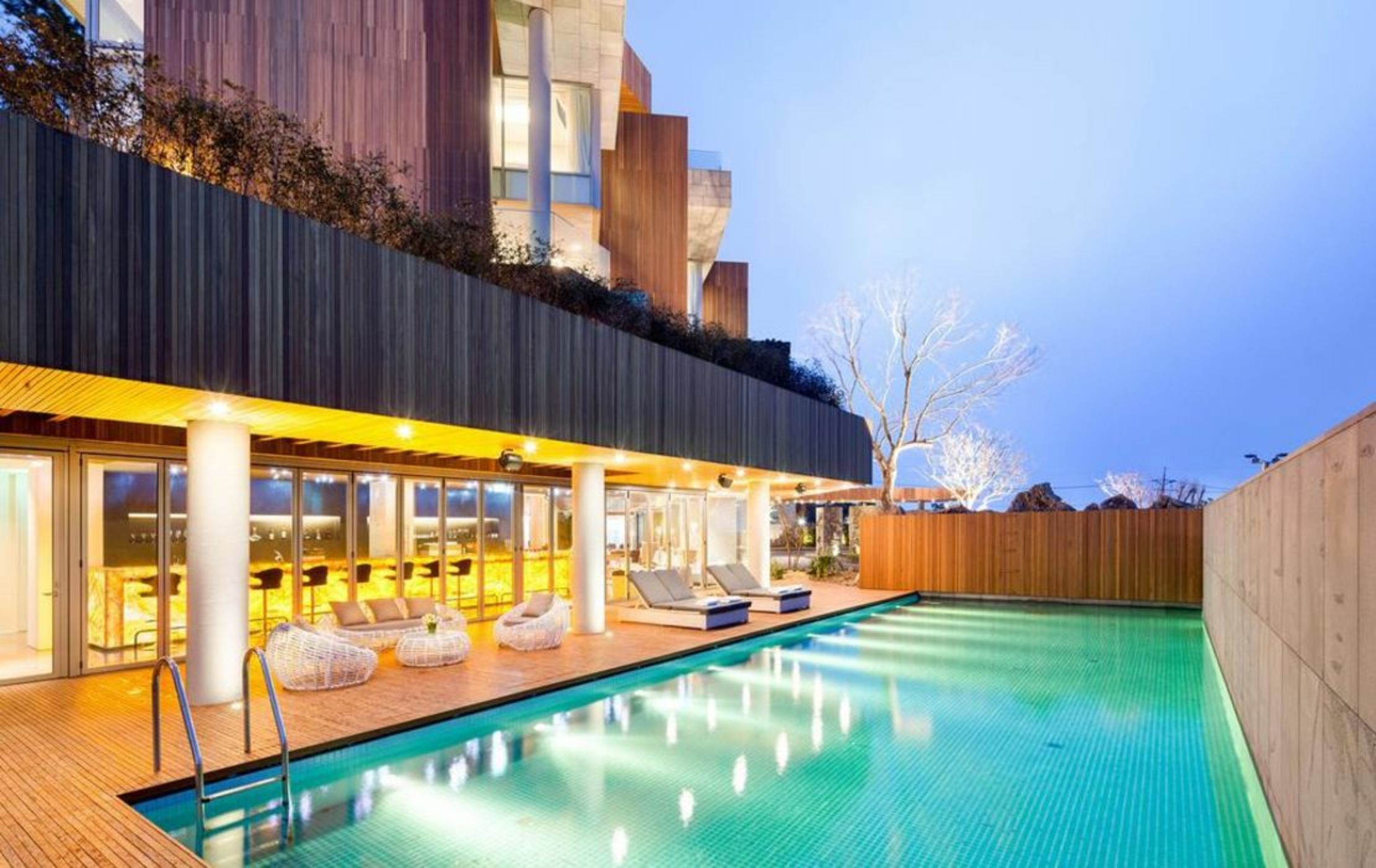 Bayhill Pool & Villa