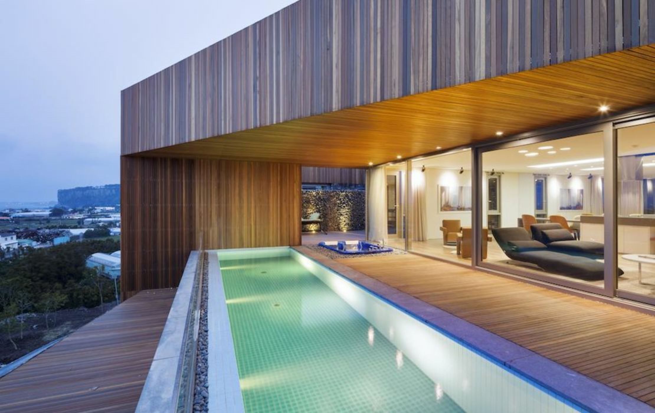 Bayhill Pool & Villa