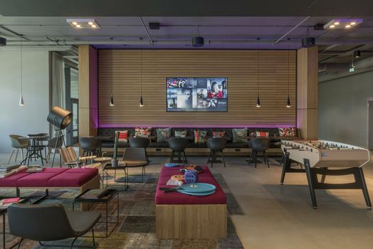 Moxy Oslo X