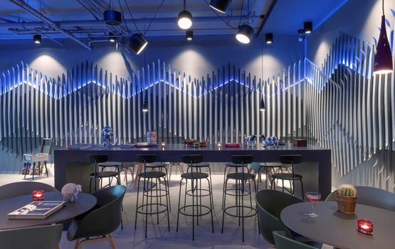 Moxy Oslo X