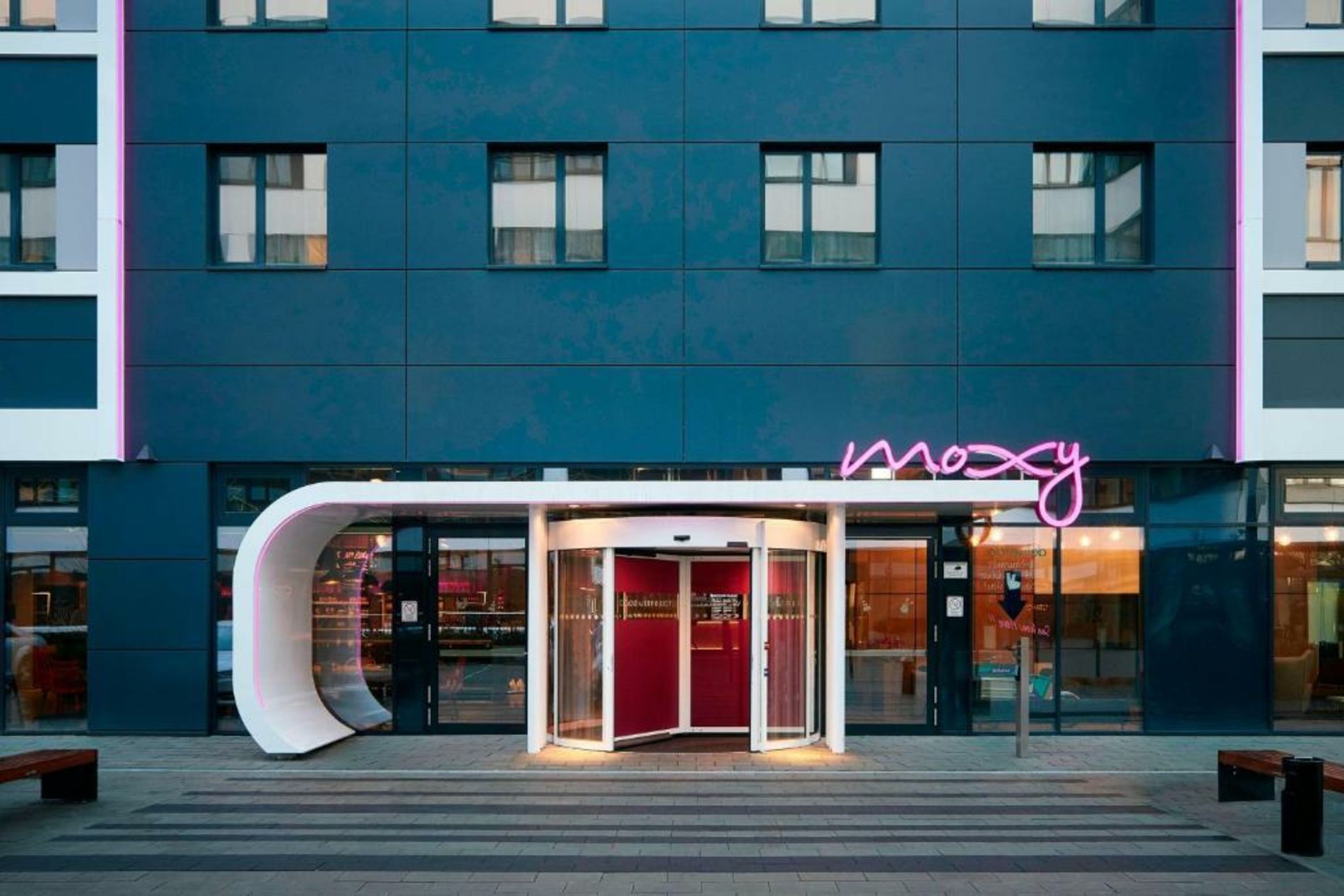 MOXY Frankfurt Eschborn
