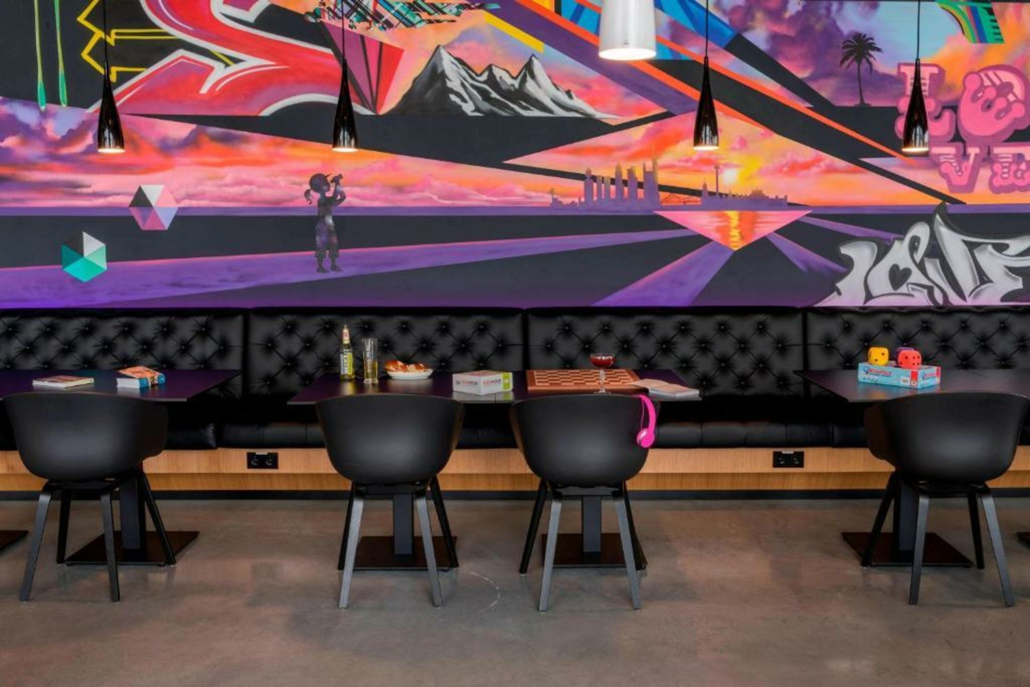 MOXY Frankfurt Airport