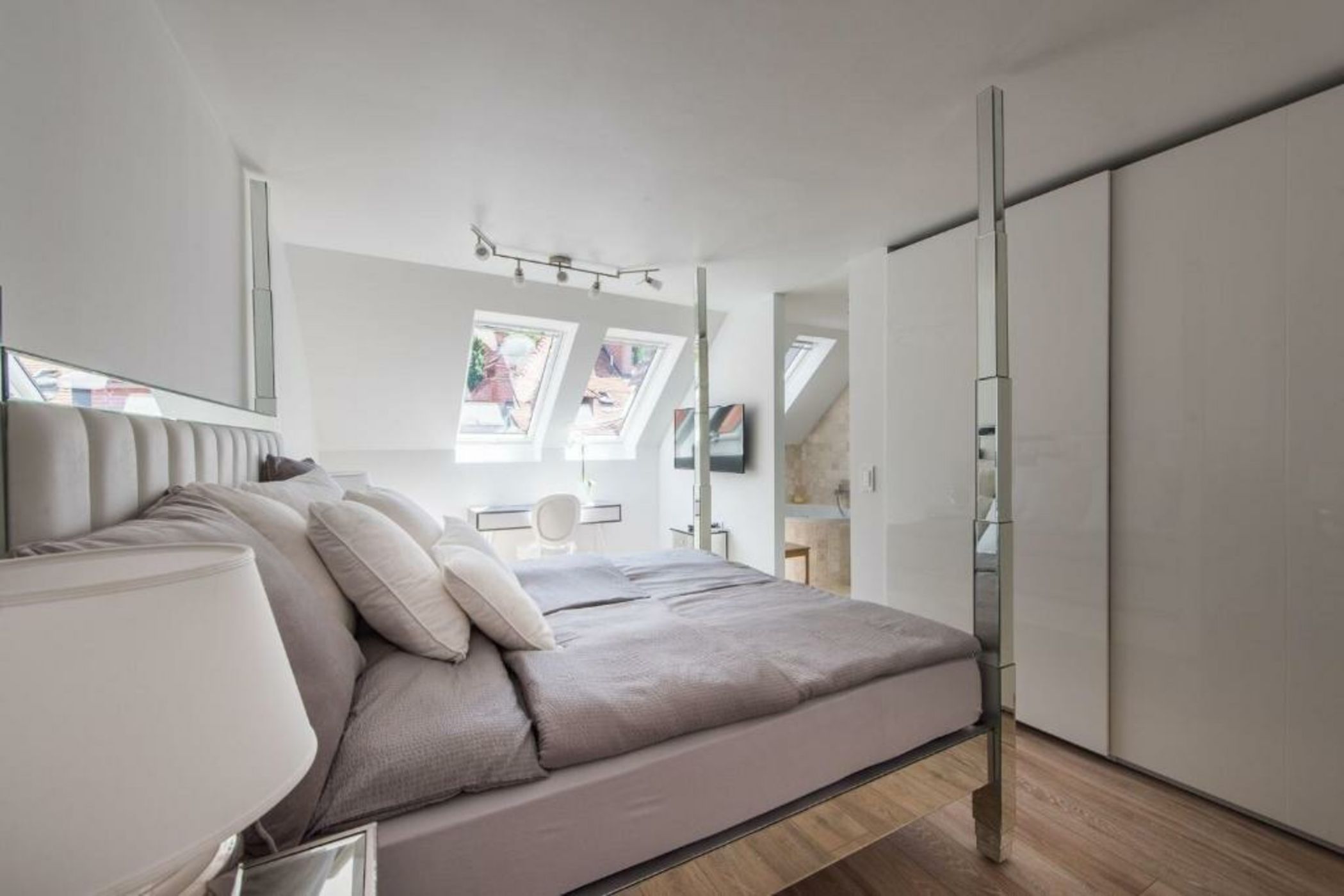 AB Ljubljana - The Princess Castle Triplex