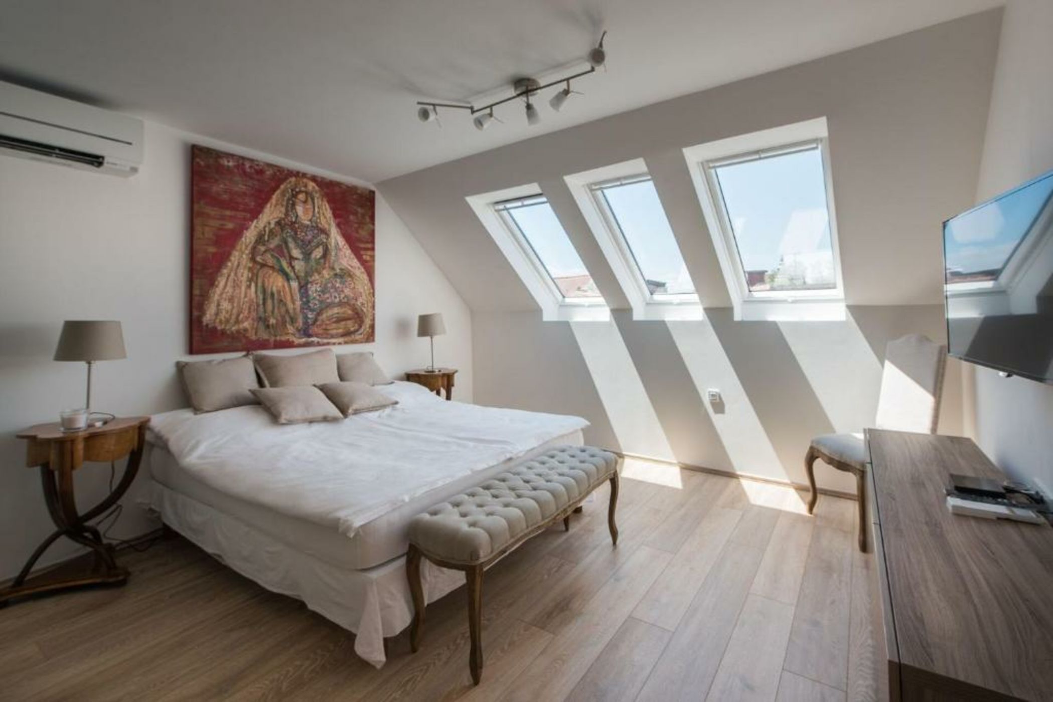 AB Ljubljana - The Princess Castle Triplex