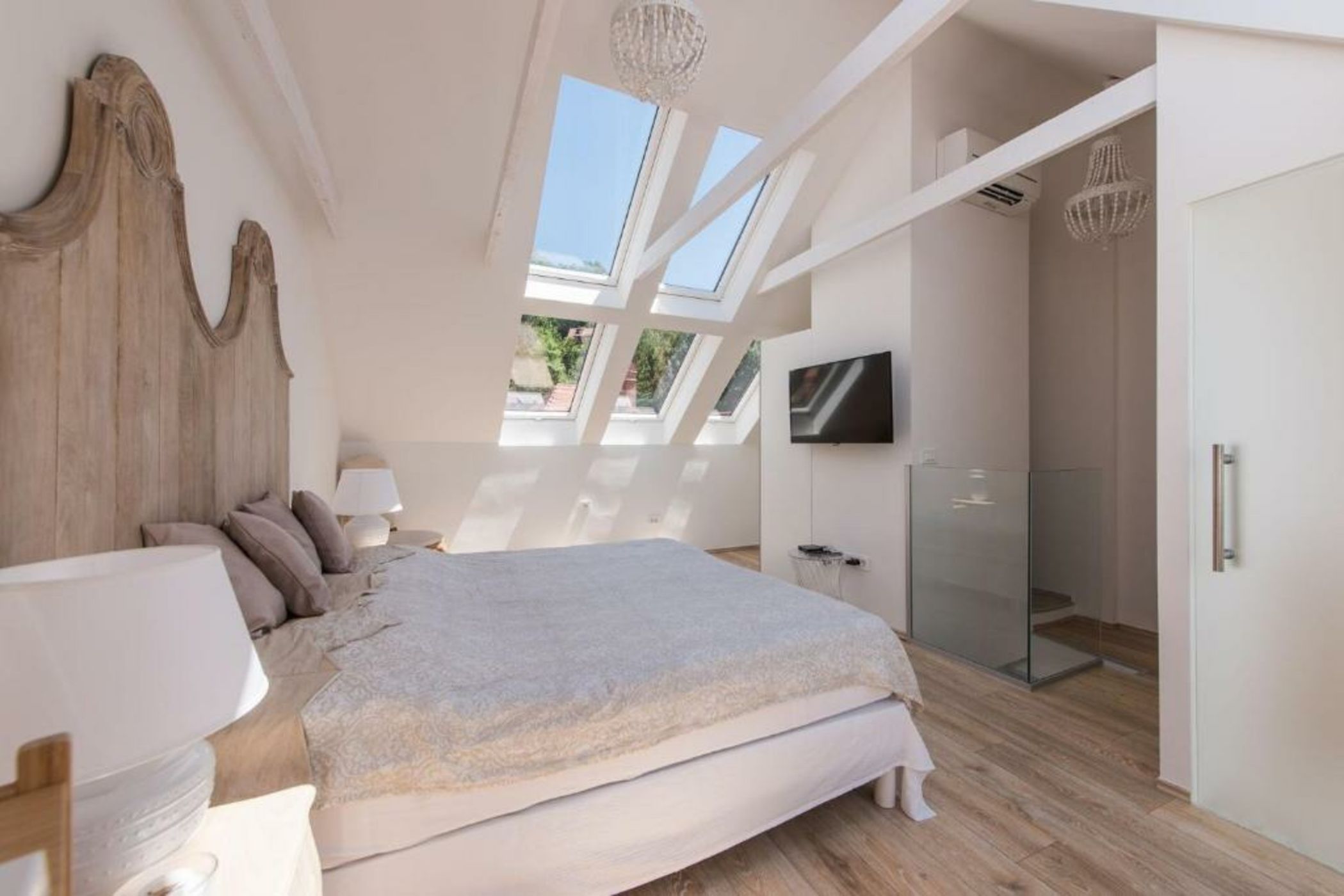 AB Ljubljana - The Princess Castle Triplex