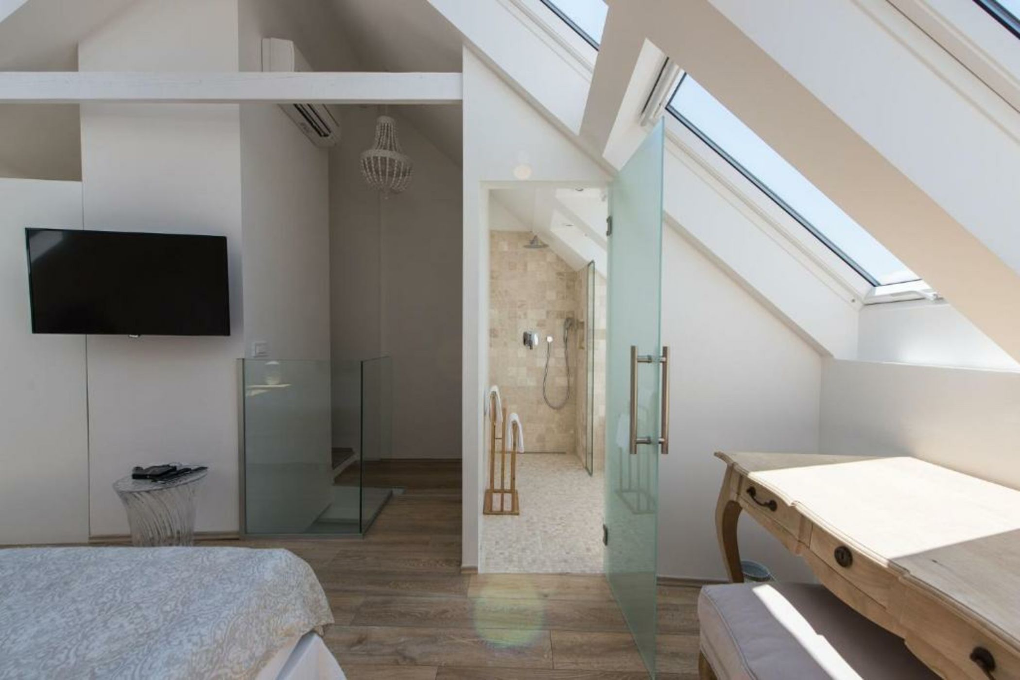 AB Ljubljana - The Princess Castle Triplex