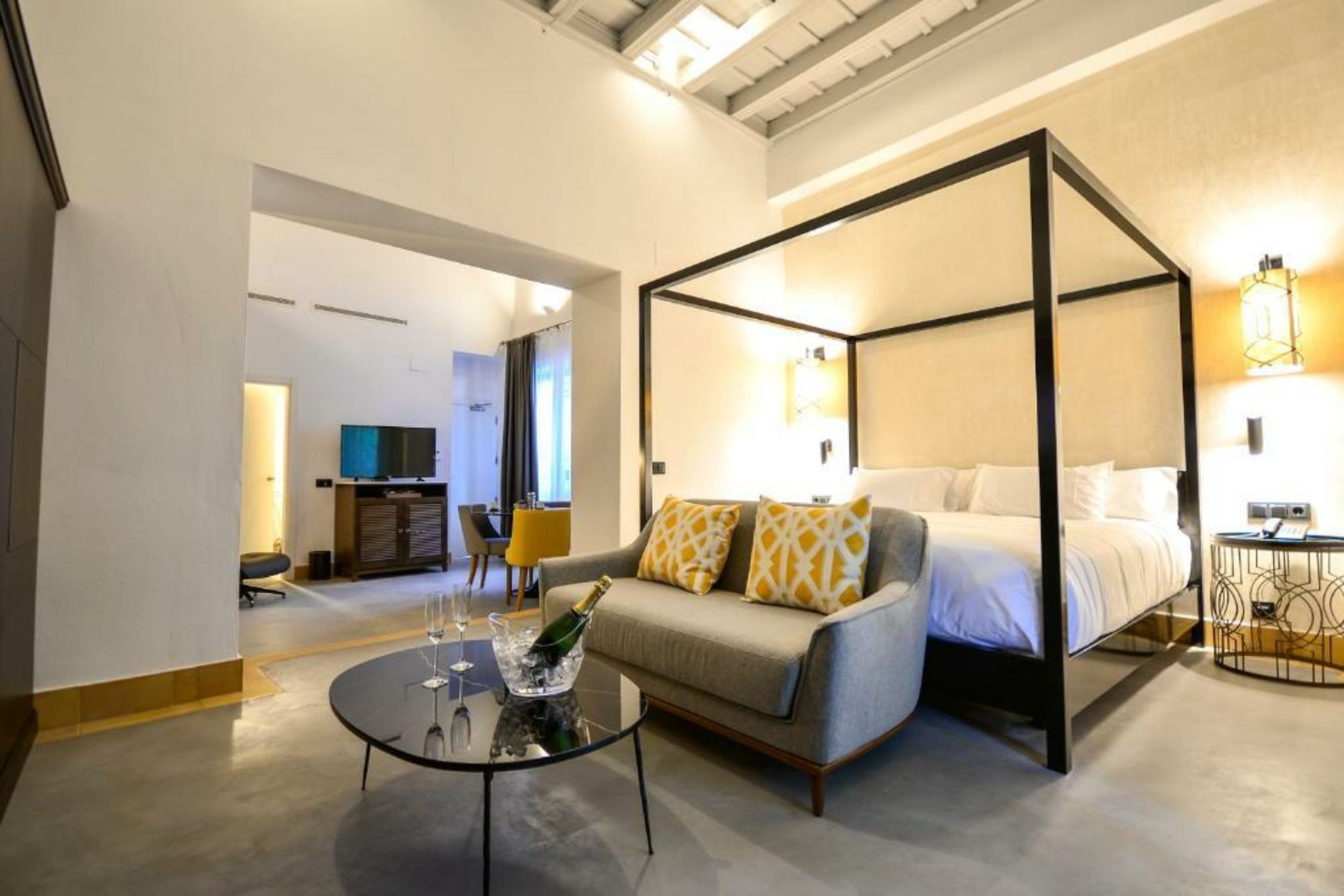 Hotel Legado Alcazar