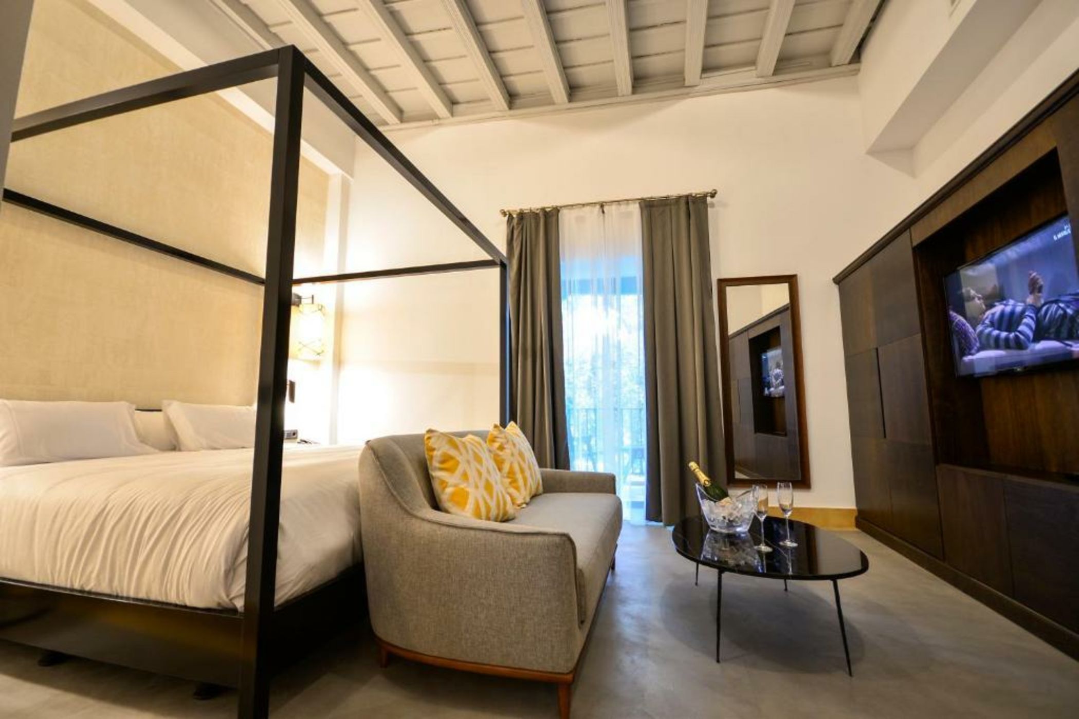 Hotel Legado Alcazar