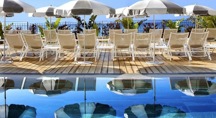 Grand Hotel Des Sablettes Plage, Curio Collection By Hilton