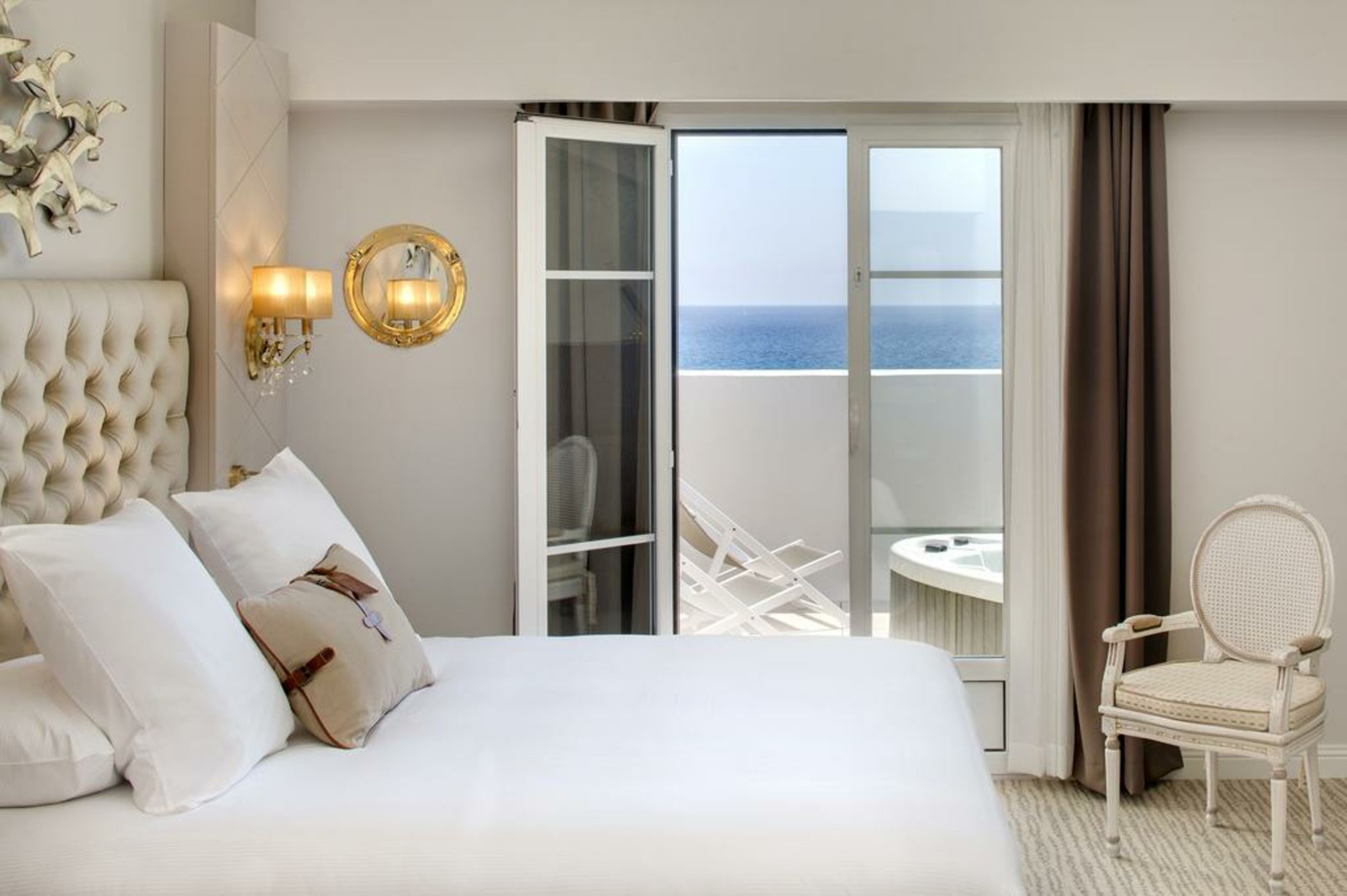 Grand Hotel Des Sablettes Plage, Curio Collection By Hilton