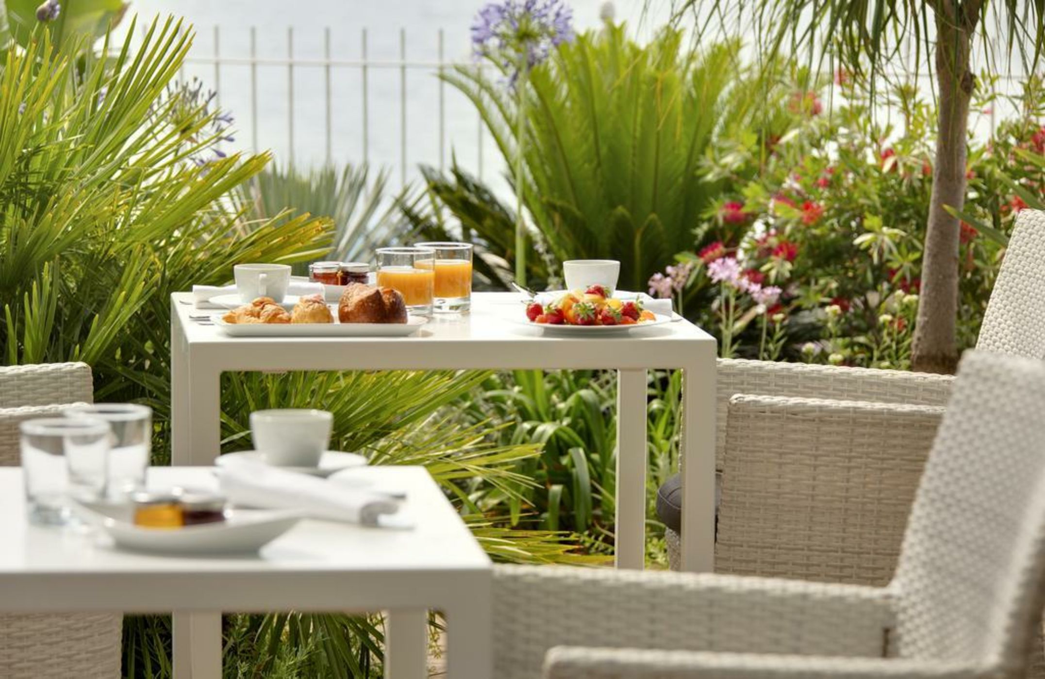 Grand Hotel Des Sablettes Plage, Curio Collection By Hilton