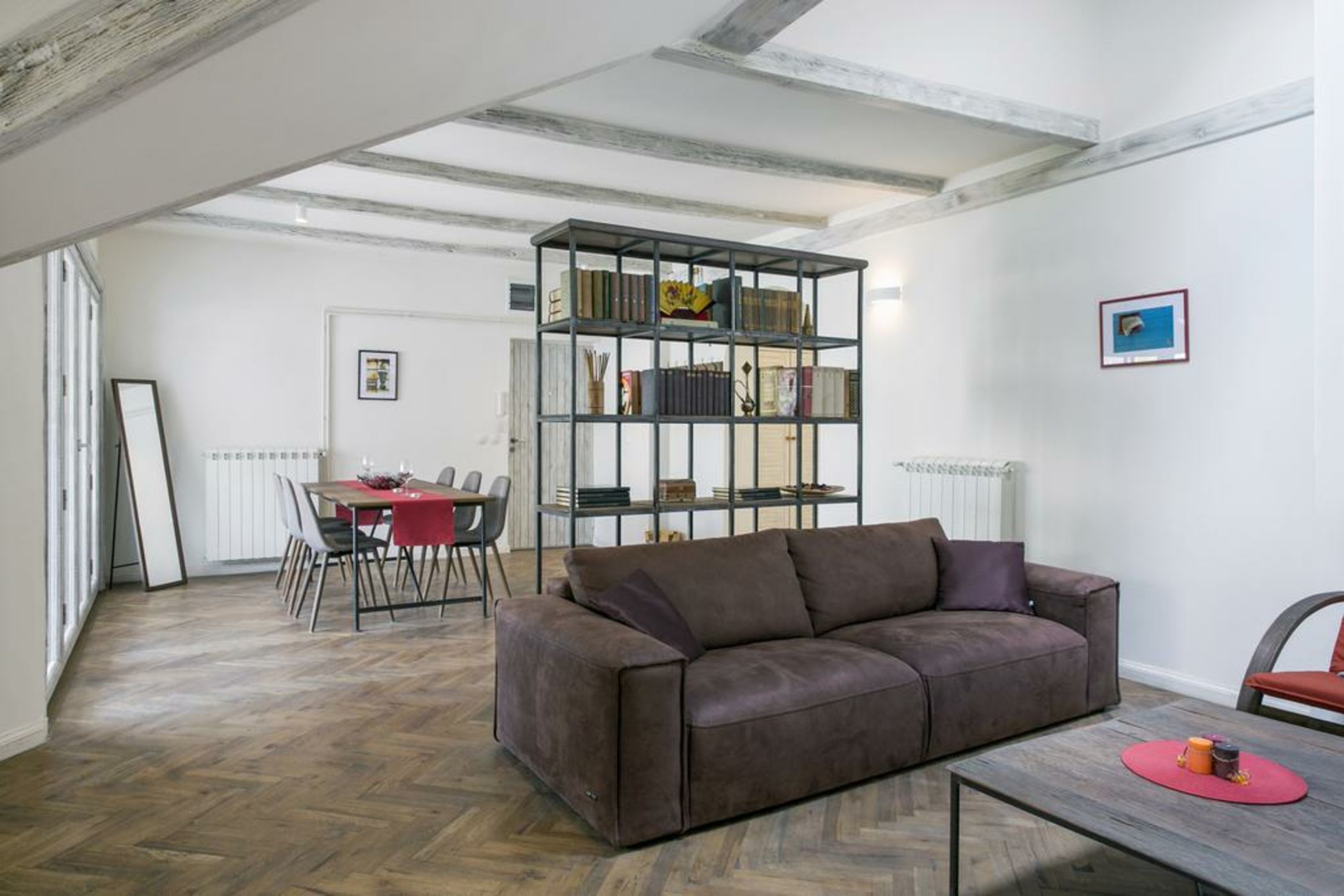 Old Town Roomy Apartment near Kalemegdan