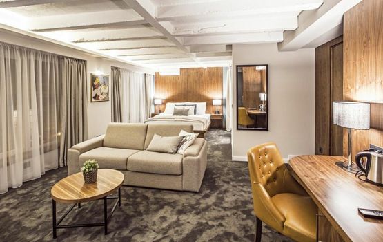 Nomad Luxury Suites