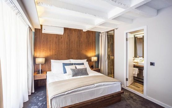 Nomad Luxury Suites